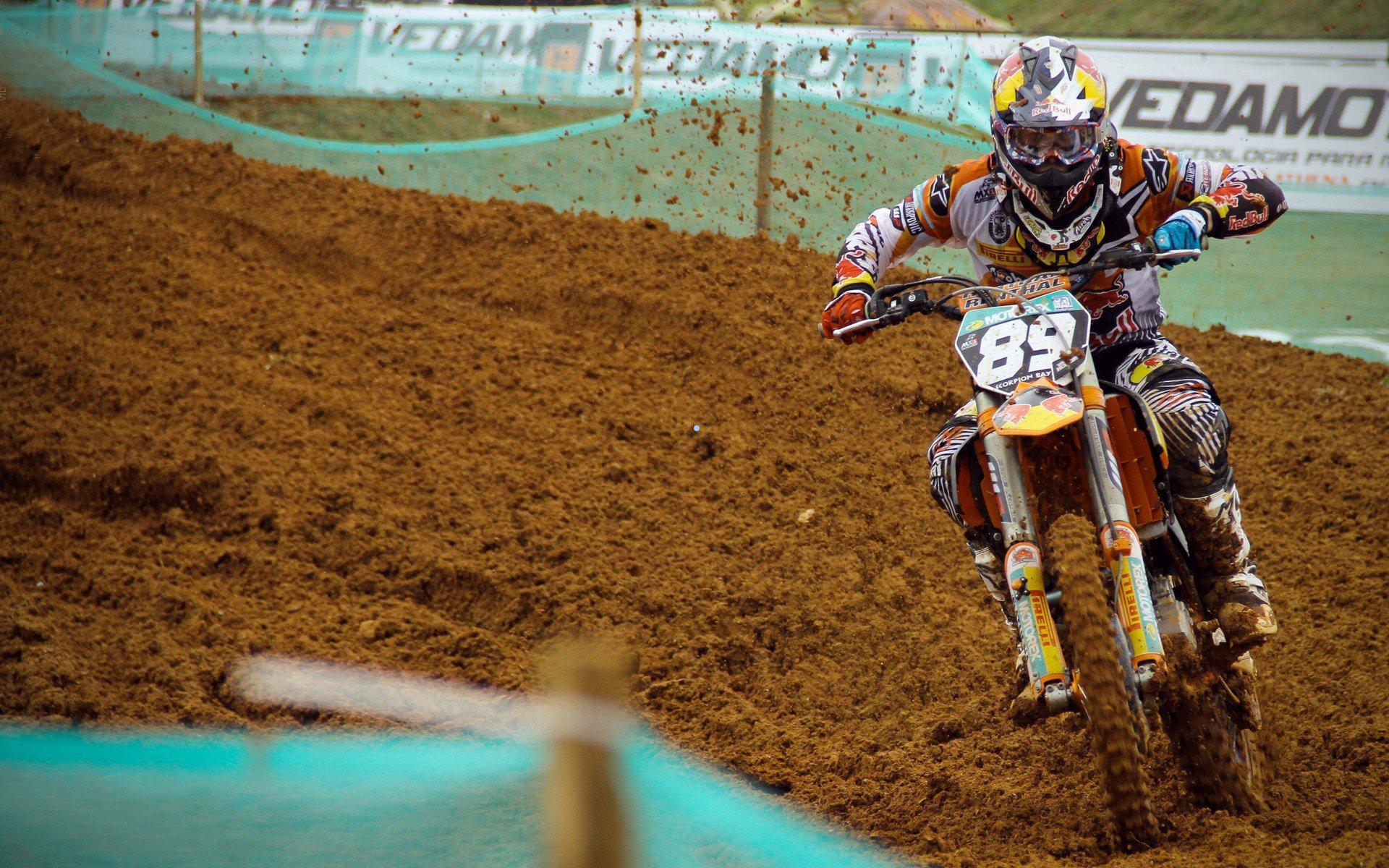 耻辱半场！勒沃库森主场0-4崩盘 斯图加特闪电战创纪录 莱韦林双响昂达夫导演惨案